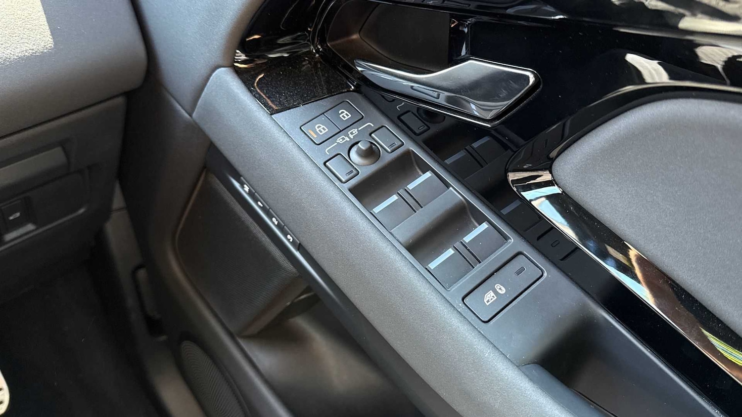 Used Land Rover Range Rover Evoque 2025 for sale - 76460541: Photo 24