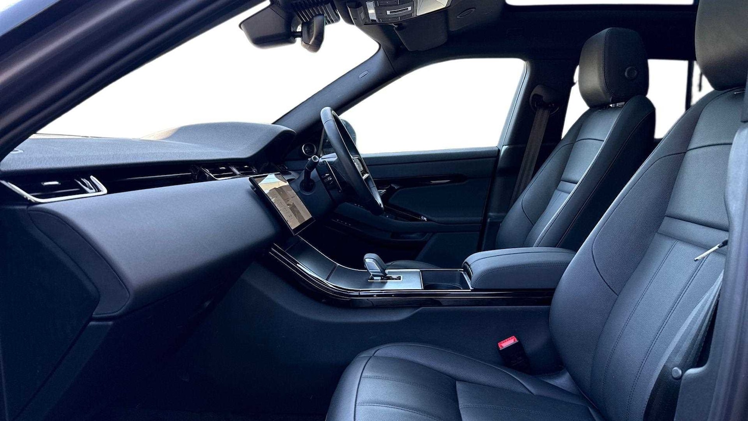 Used Land Rover Range Rover Evoque 2025 for sale - 76460541: Photo 3