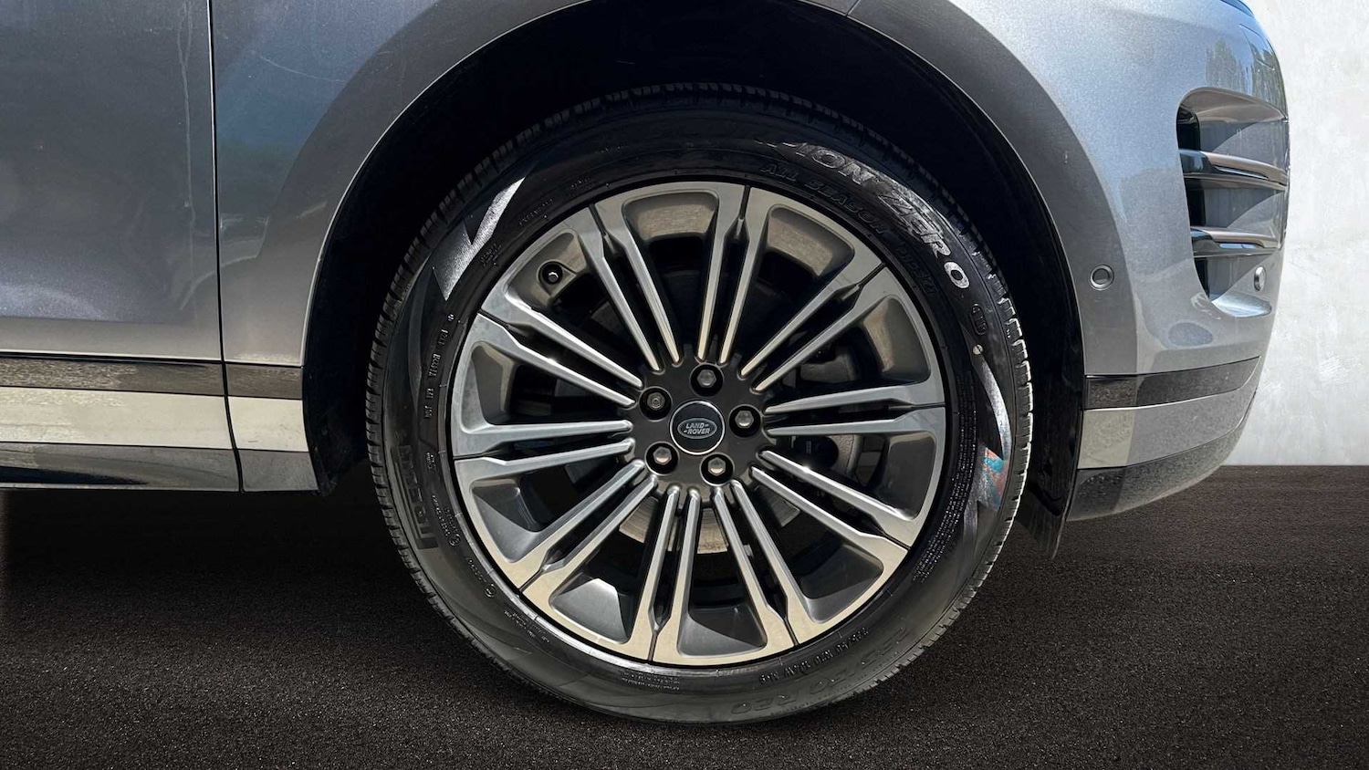 Used Land Rover Range Rover Evoque 2025 for sale - 76460541: Photo 8