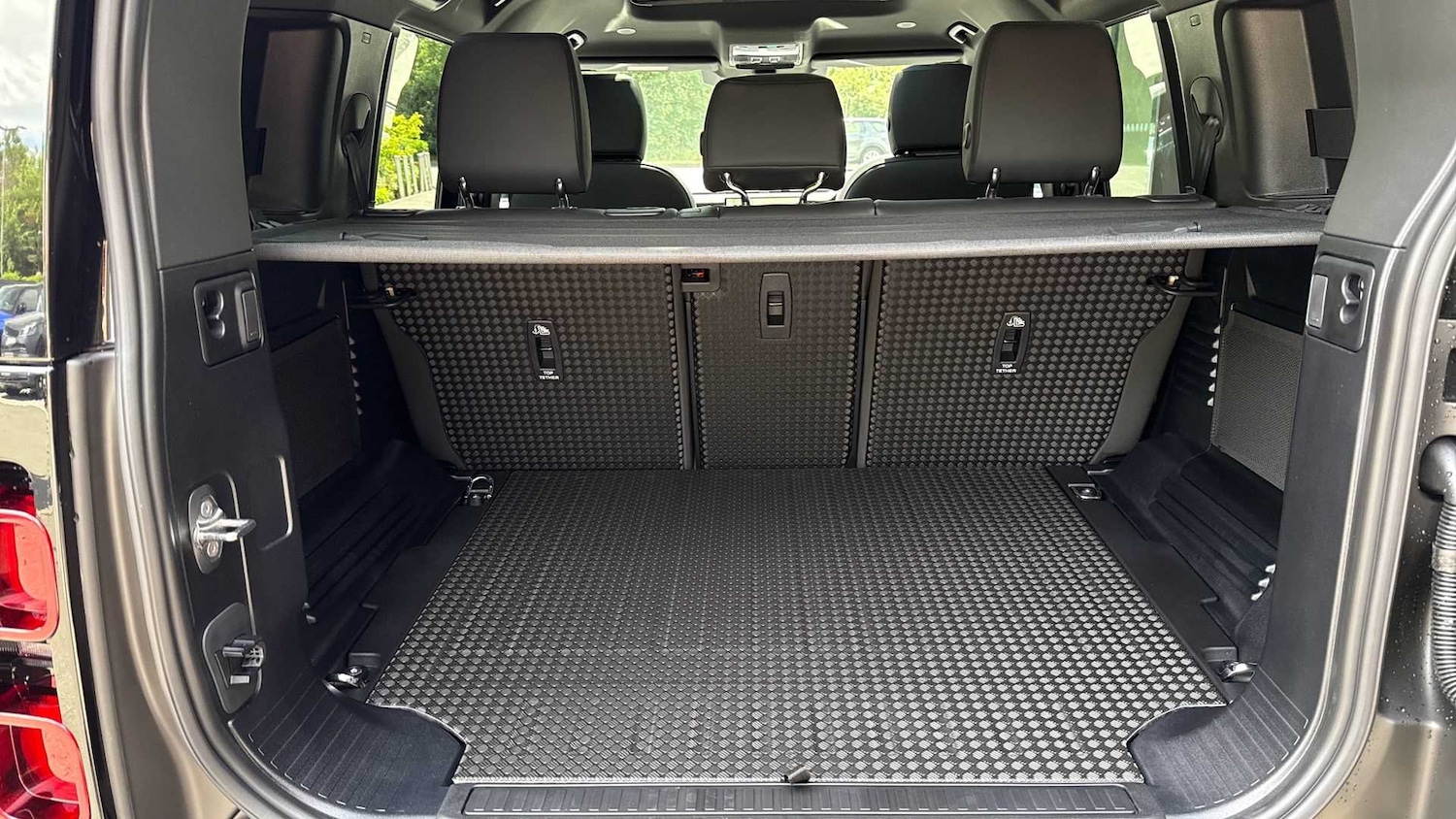 Used Land Rover Defender 2025 for sale - 76460437: Photo 10