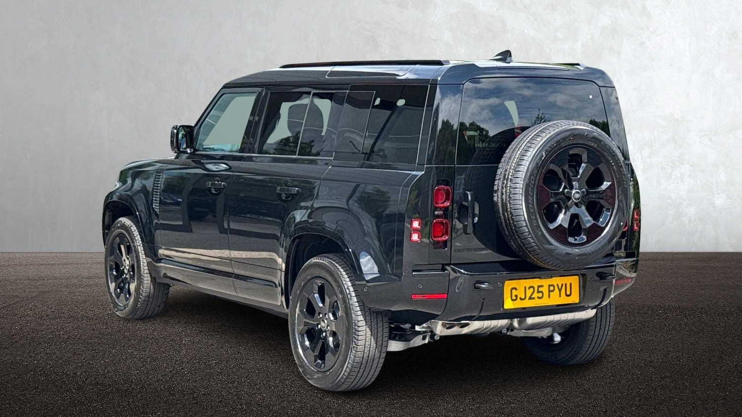 Used Land Rover Defender 2025 for sale - 76460437: Photo 2