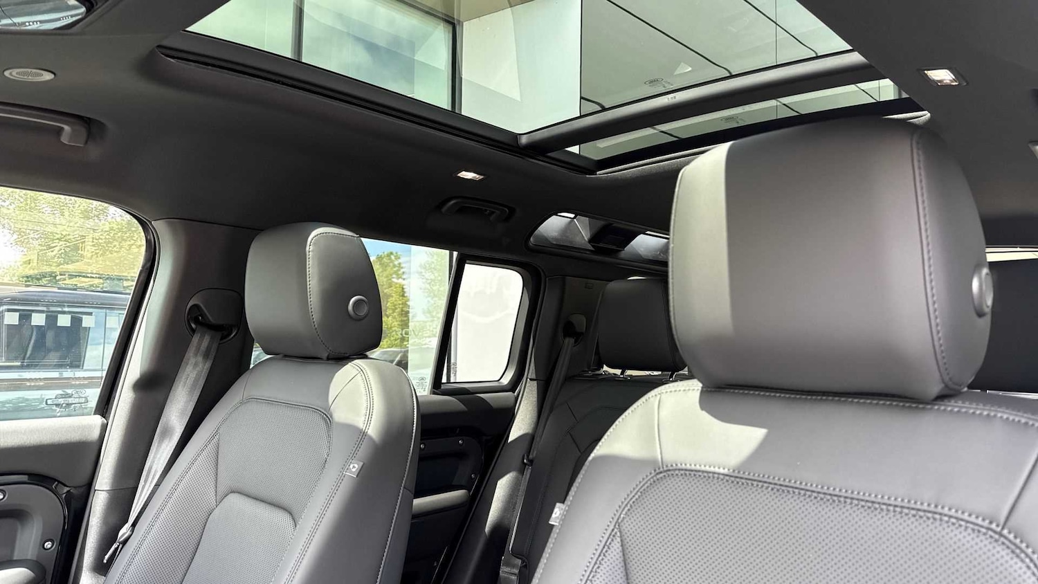 Used Land Rover Defender 2025 for sale - 76460437: Photo 22