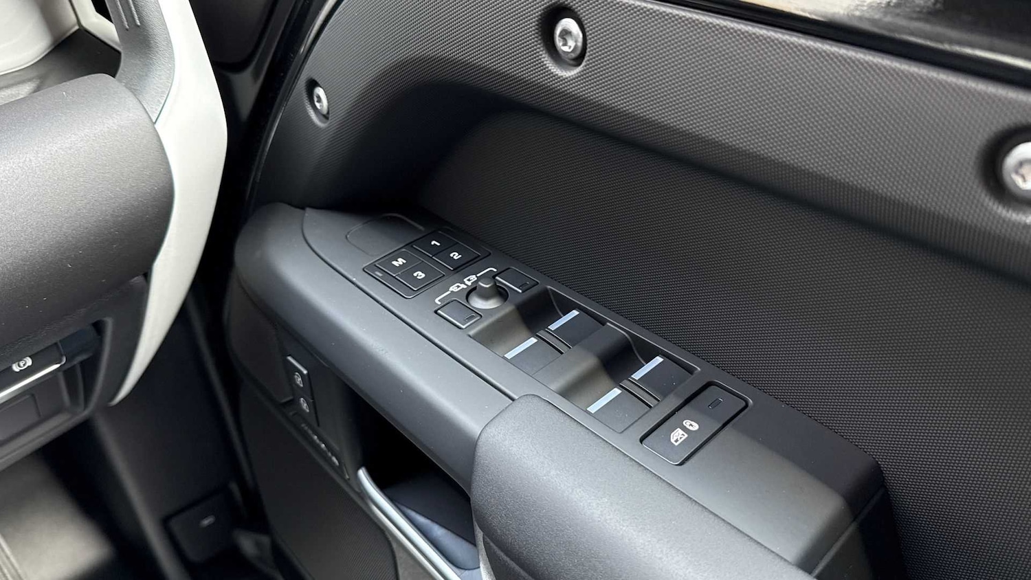 Used Land Rover Defender 2025 for sale - 76460437: Photo 24