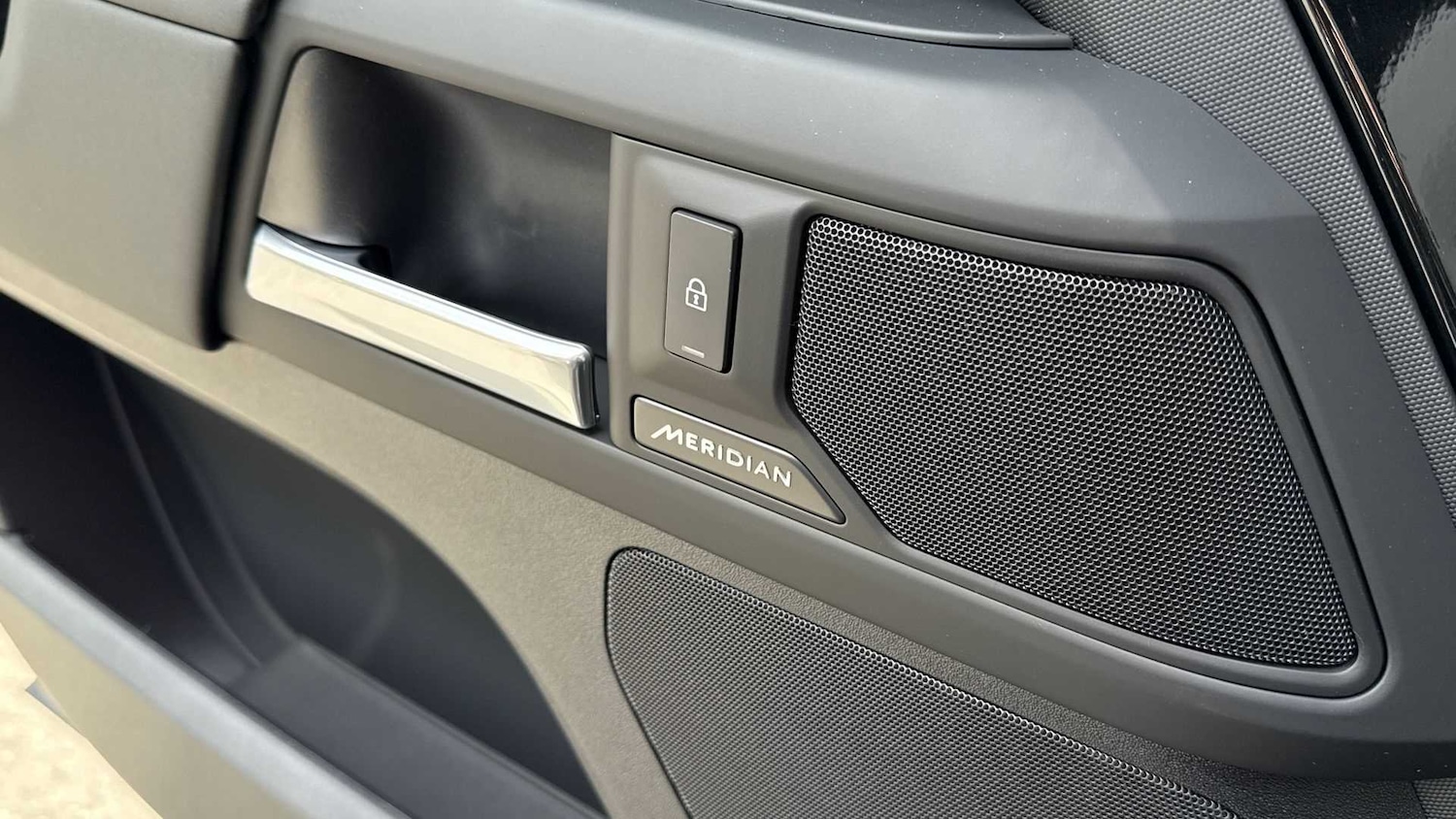 Used Land Rover Defender 2025 for sale - 76460437: Photo 25