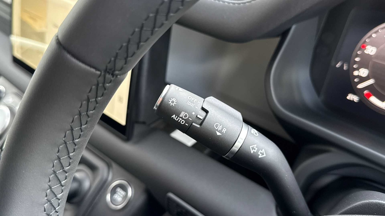 Used Land Rover Defender 2025 for sale - 76460437: Photo 26