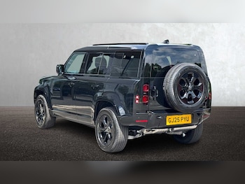 Used Land Rover Defender 2025 for sale - 76460437: Photo