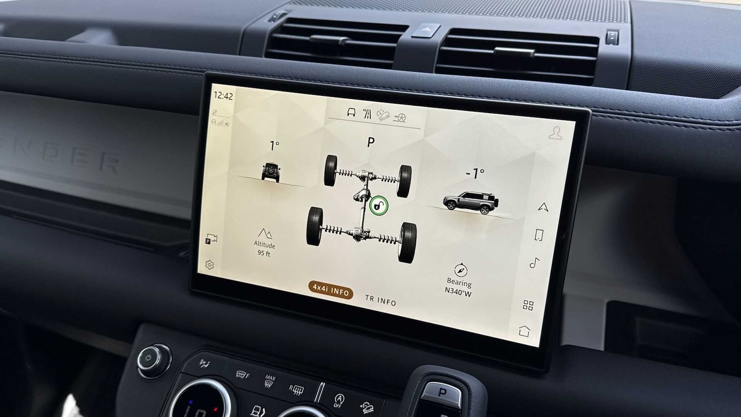 Used Land Rover Defender 2025 for sale - 76460437: Photo 35