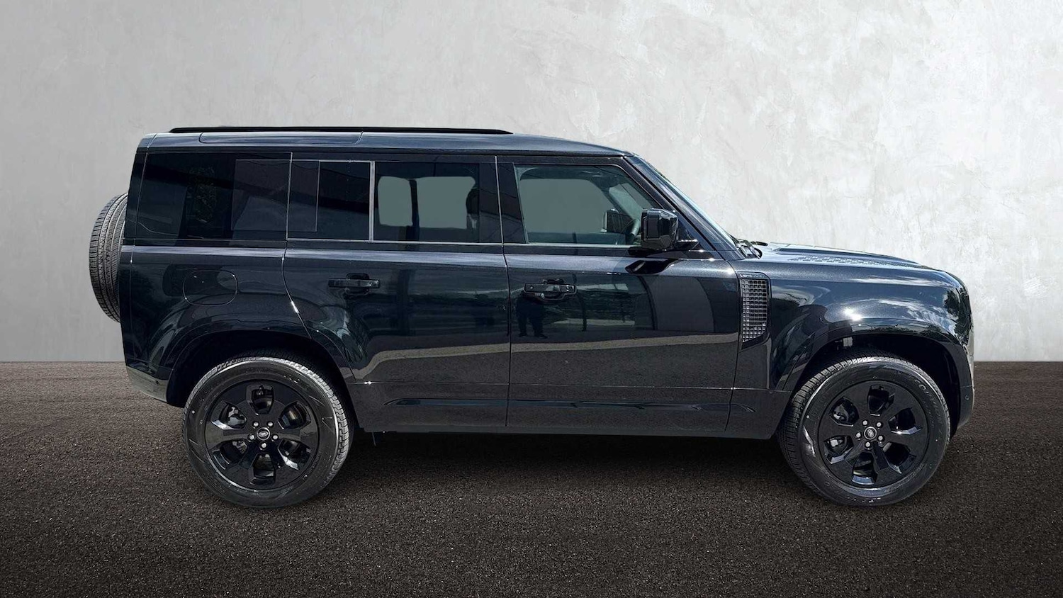 Used Land Rover Defender 2025 for sale - 76460437: Photo 5