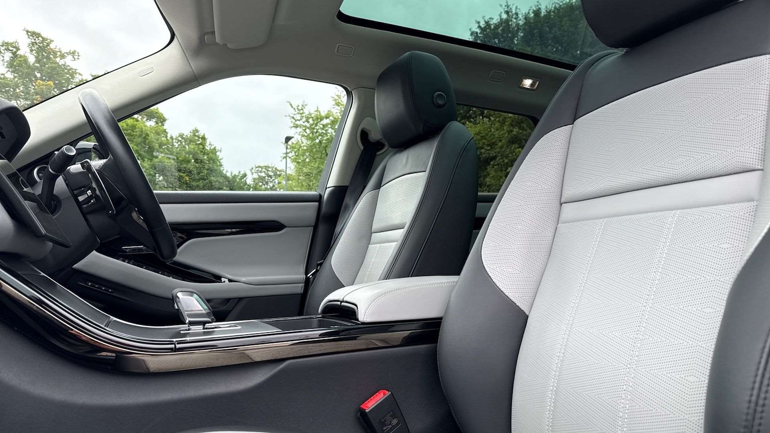 Used Land Rover Range Rover Evoque 2024 for sale - 76460474: Photo 21