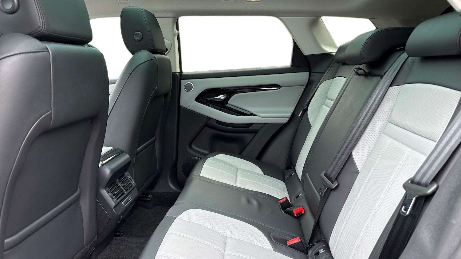 Used Land Rover Range Rover Evoque 2024 for sale - 76460474: Photo 4