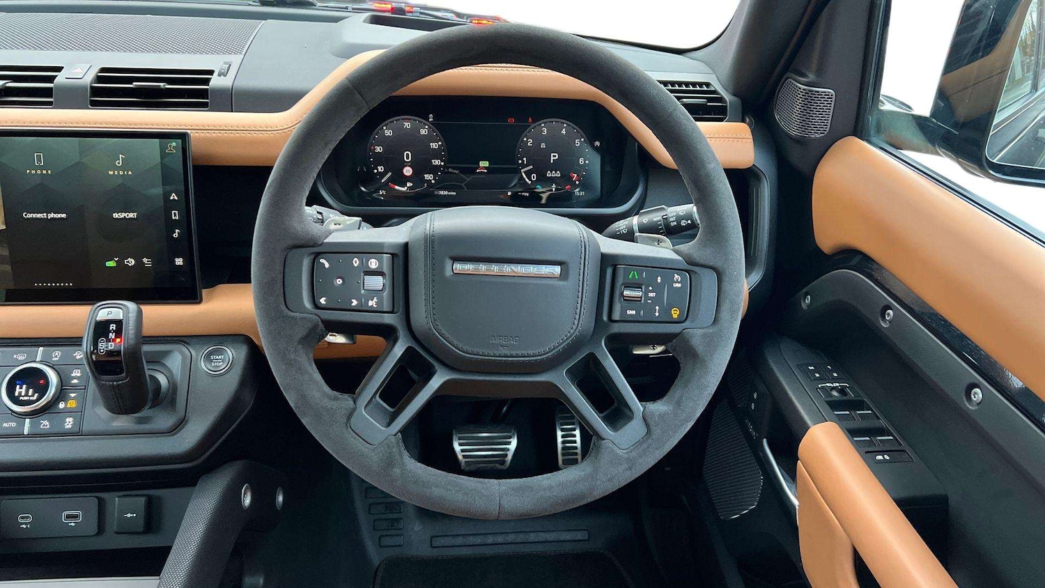 Used Land Rover Defender 2023 for sale - 77257162: Photo 15