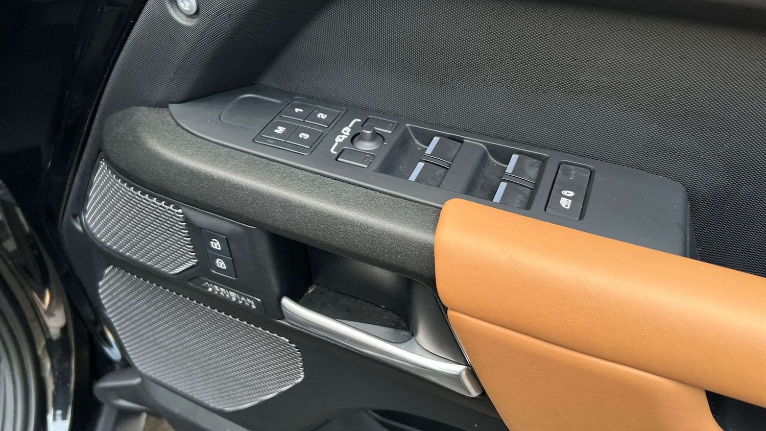 Used Land Rover Defender 2023 for sale - 77257162: Photo 25