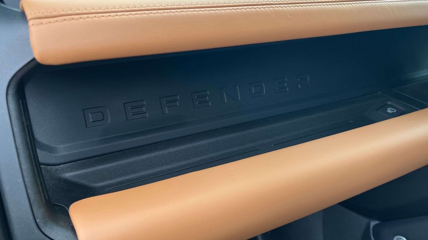 Used Land Rover Defender 2023 for sale - 77257162: Photo 31