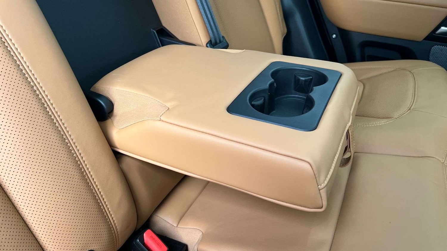 Used Land Rover Defender 2023 for sale - 77257162: Photo 34