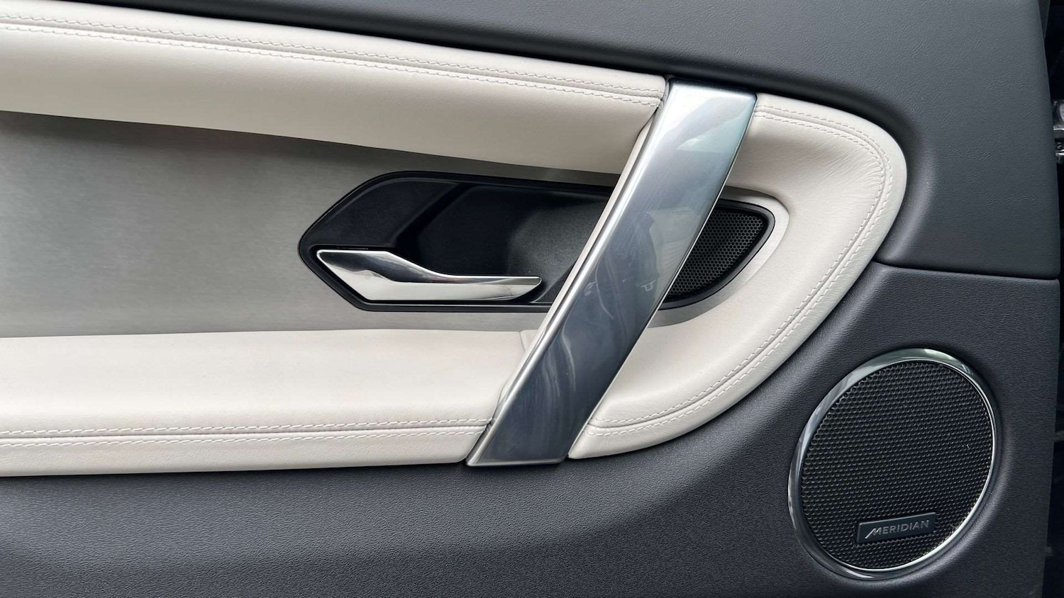 Used Land Rover Discovery Sport 2024 for sale - 76460455: Photo 29