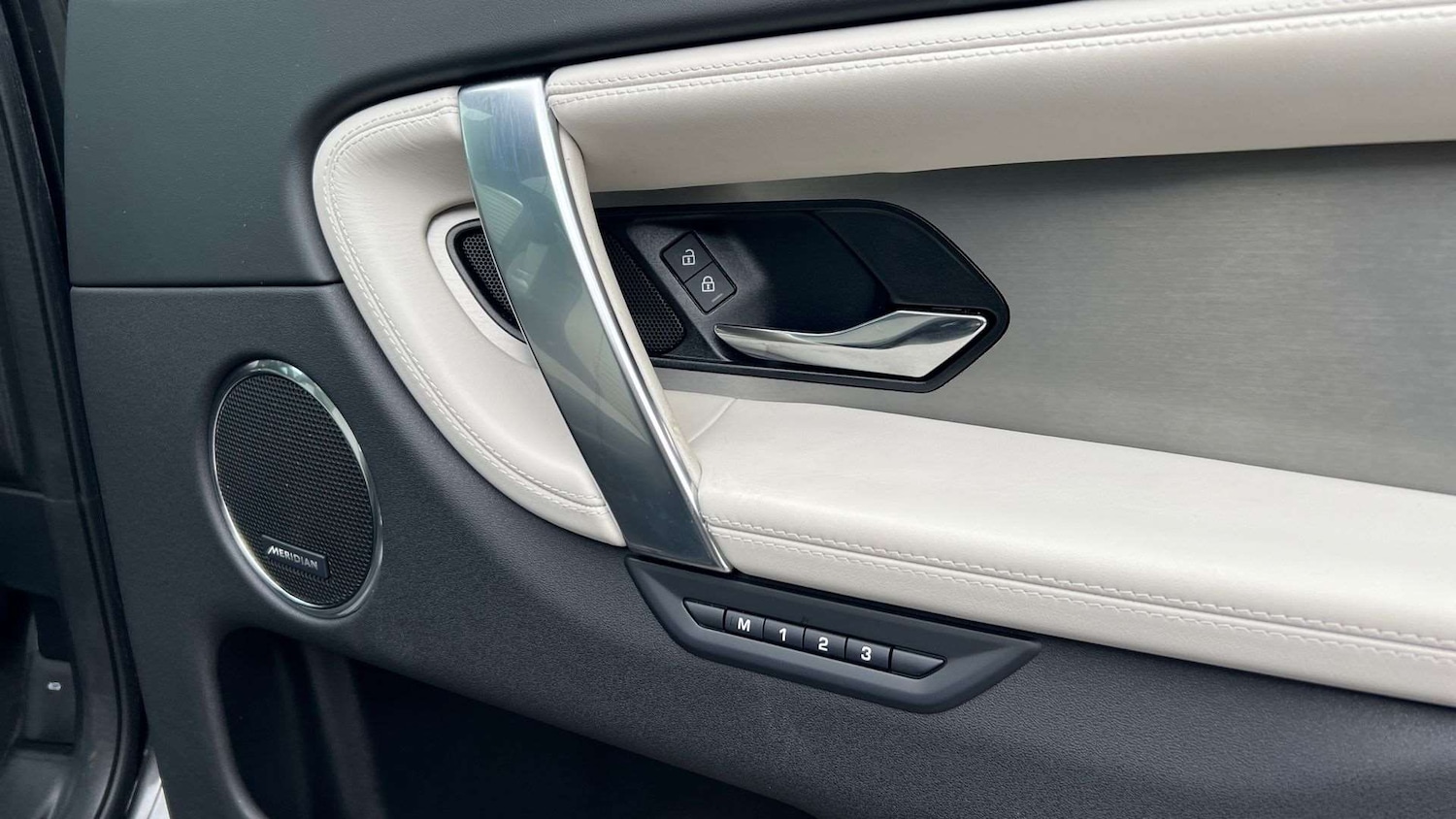 Used Land Rover Discovery Sport 2024 for sale - 76460455: Photo 32