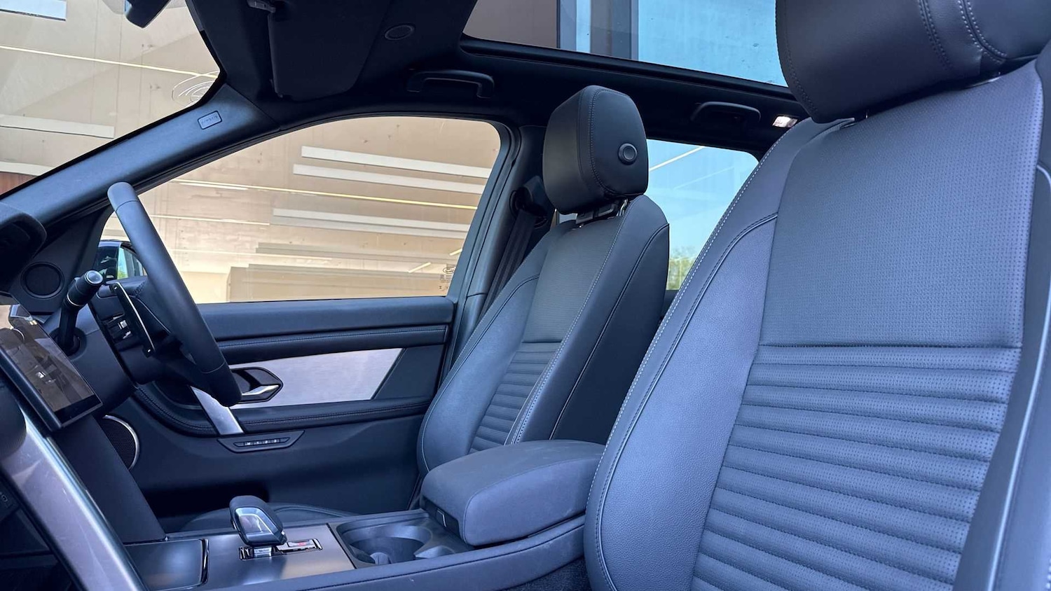 Used Land Rover Discovery Sport 2025 for sale - 76460129: Photo 21