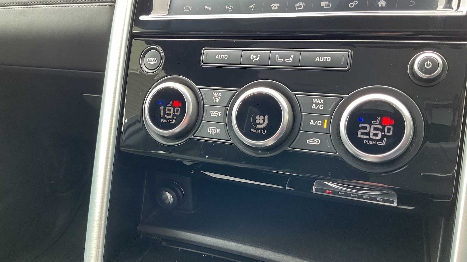 Used Land Rover Discovery 2019 for sale - 76460470: Photo 24