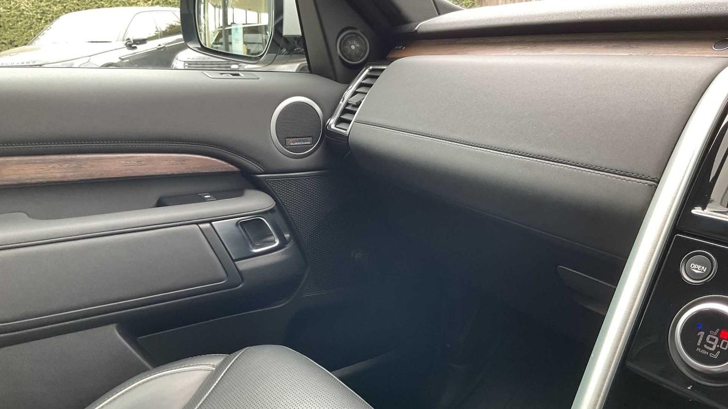 Used Land Rover Discovery 2019 for sale - 76460470: Photo 28