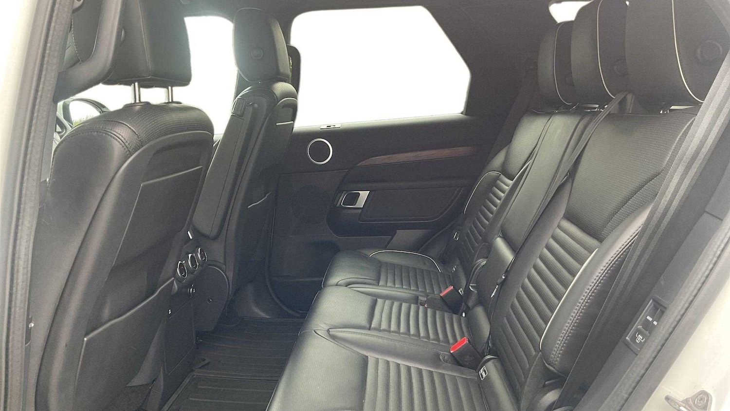 Used Land Rover Discovery 2019 for sale - 76460470: Photo 4