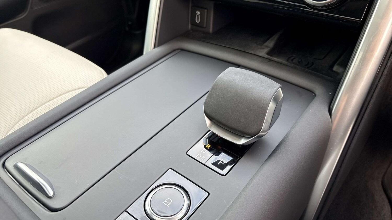 Used Land Rover Discovery 2025 for sale - 77123327: Photo 13