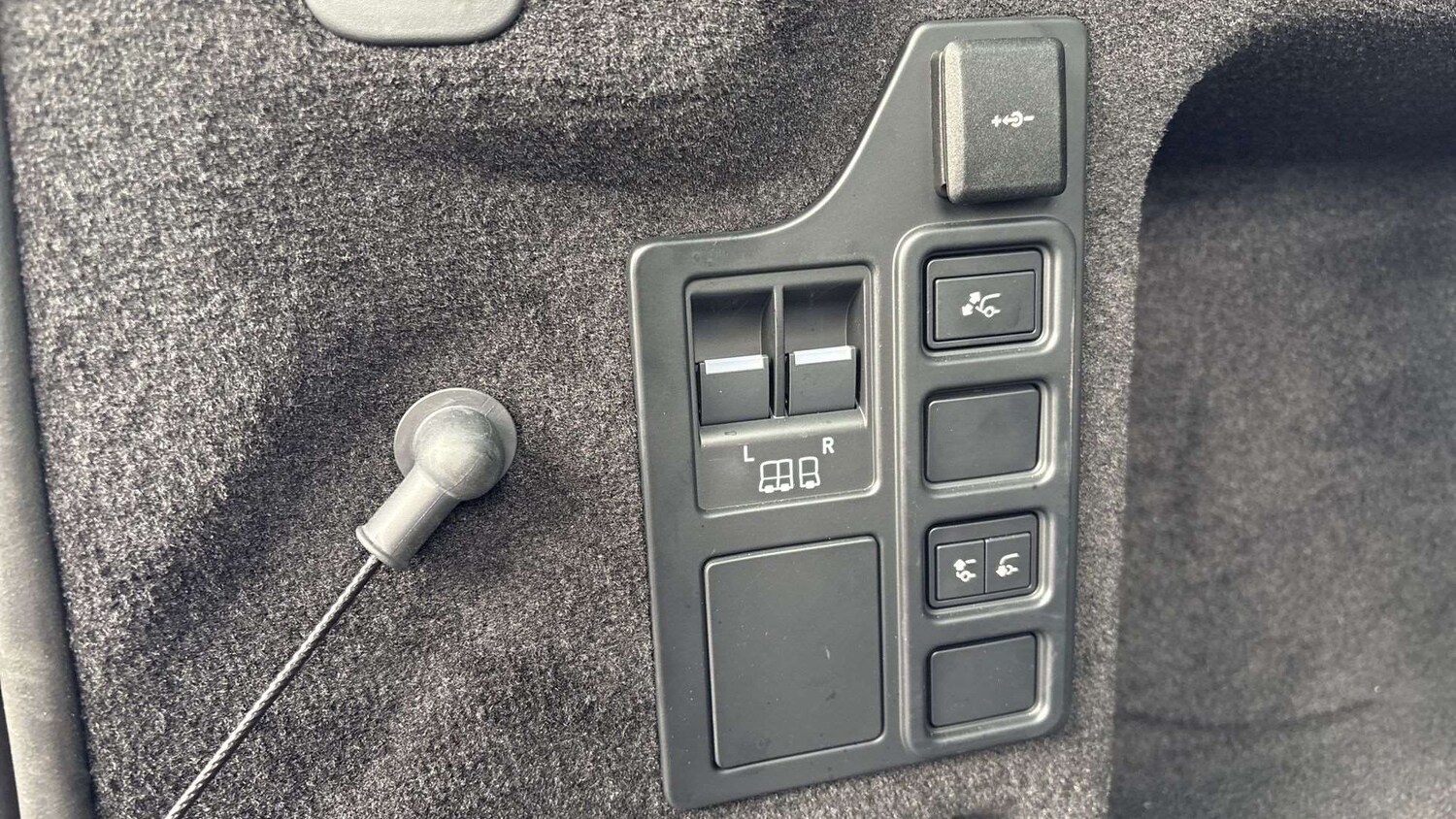 Used Land Rover Discovery 2025 for sale - 77123327: Photo 27