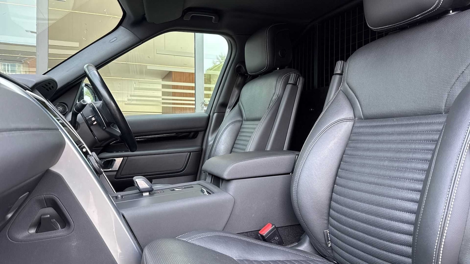 Used Land Rover Discovery 2023 for sale - 76460556: Photo 21