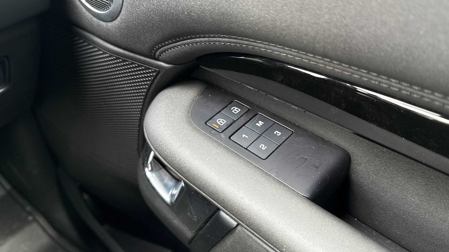 Used Land Rover Discovery 2023 for sale - 76460556: Photo 24