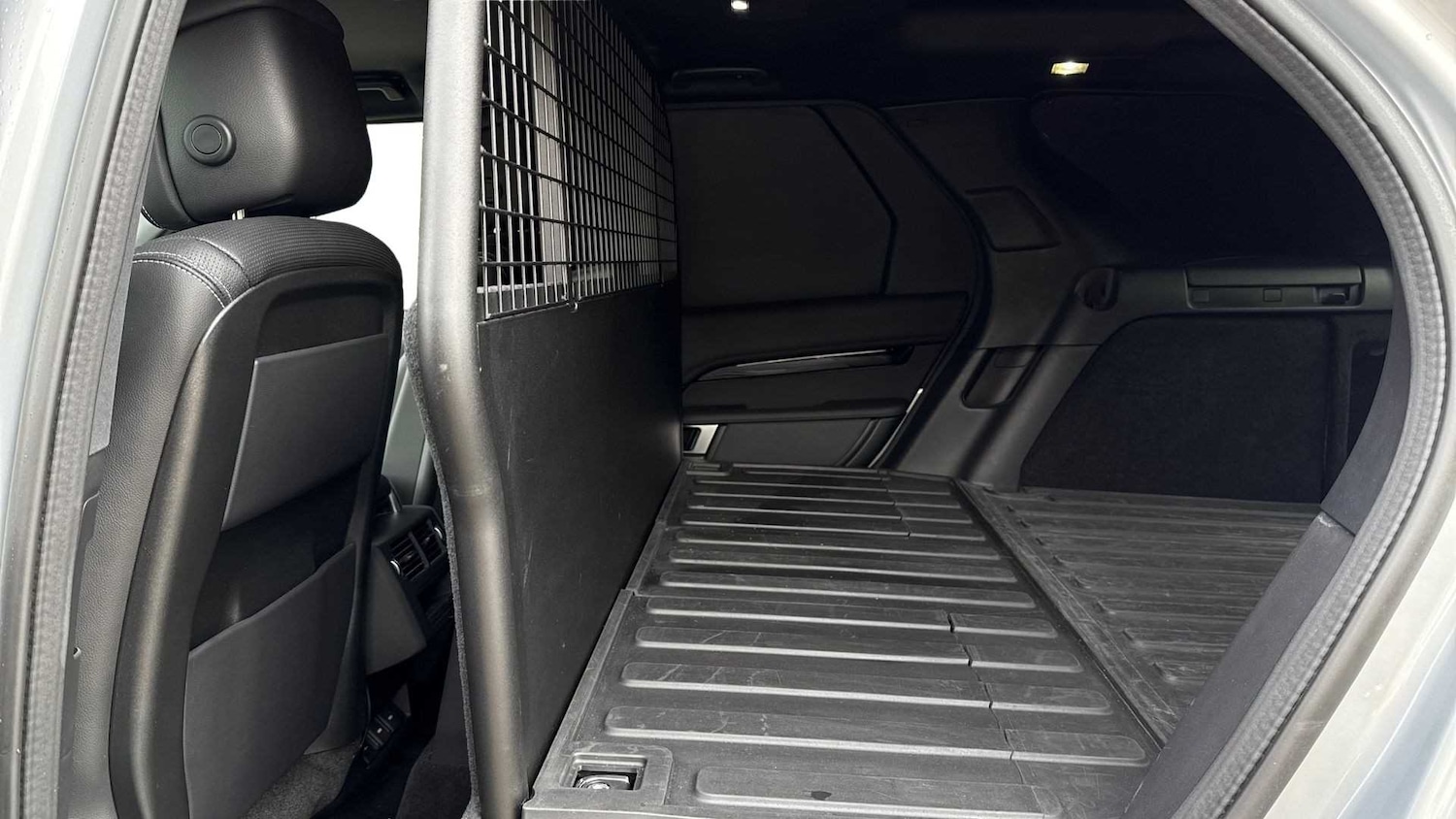 Used Land Rover Discovery 2023 for sale - 76460556: Photo 4