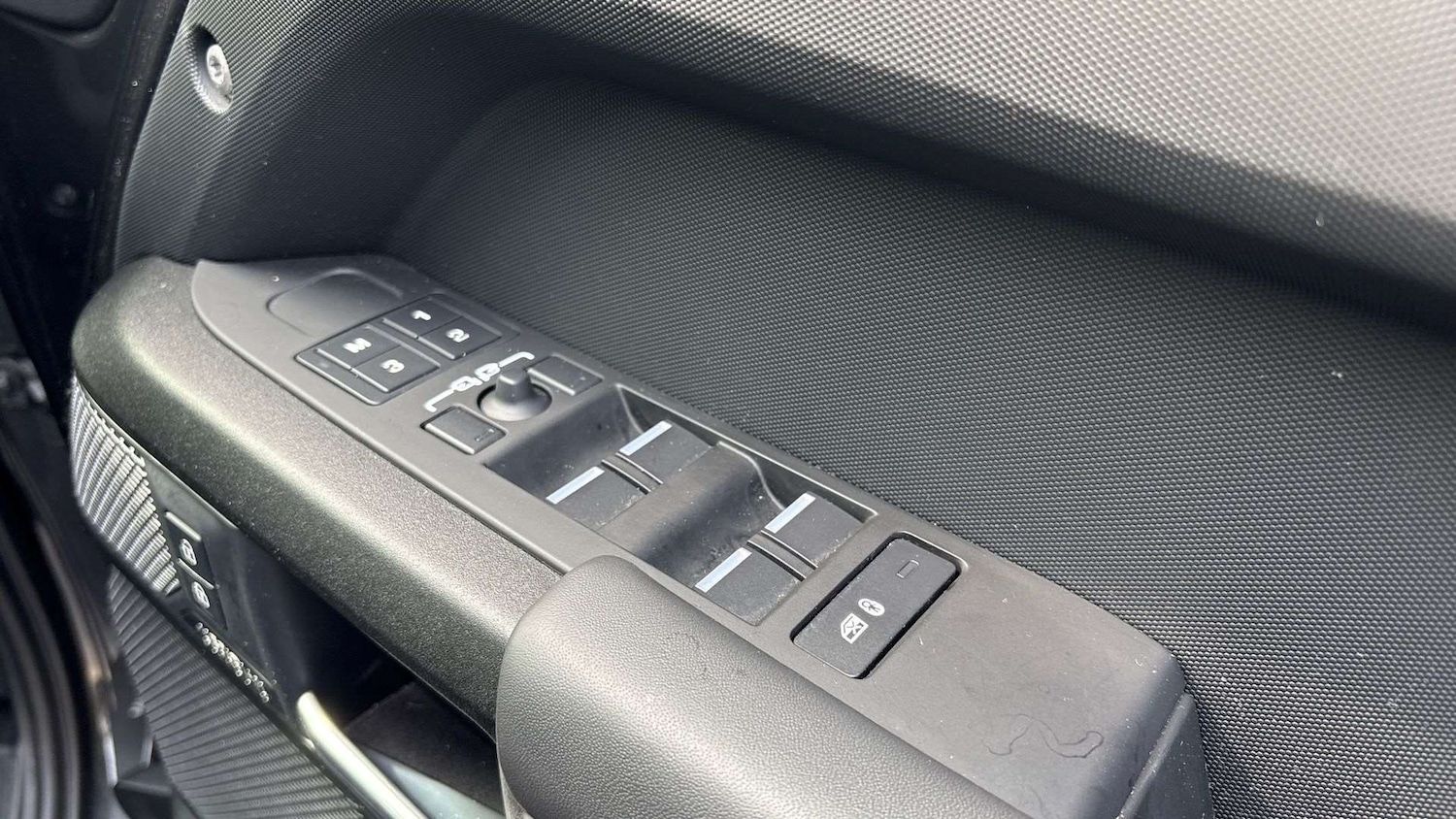 Used Land Rover Defender for sale - 78104769: Photo 25