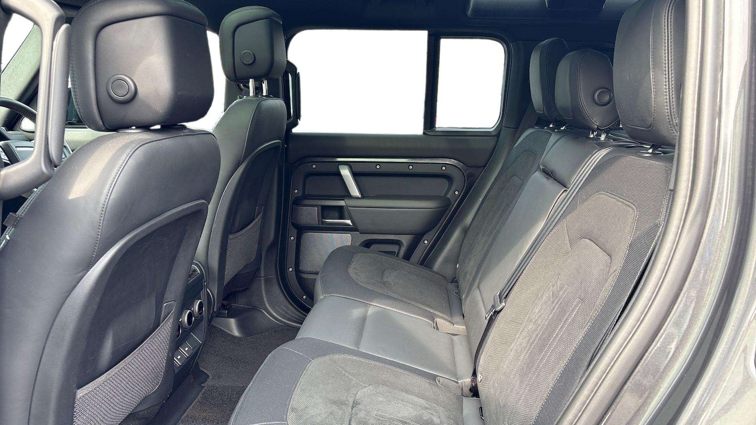 Used Land Rover Defender for sale - 78104769: Photo 4