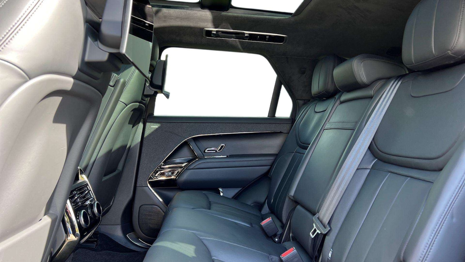 Used Land Rover Range Rover Sport 2024 for sale - 76460627: Photo 4