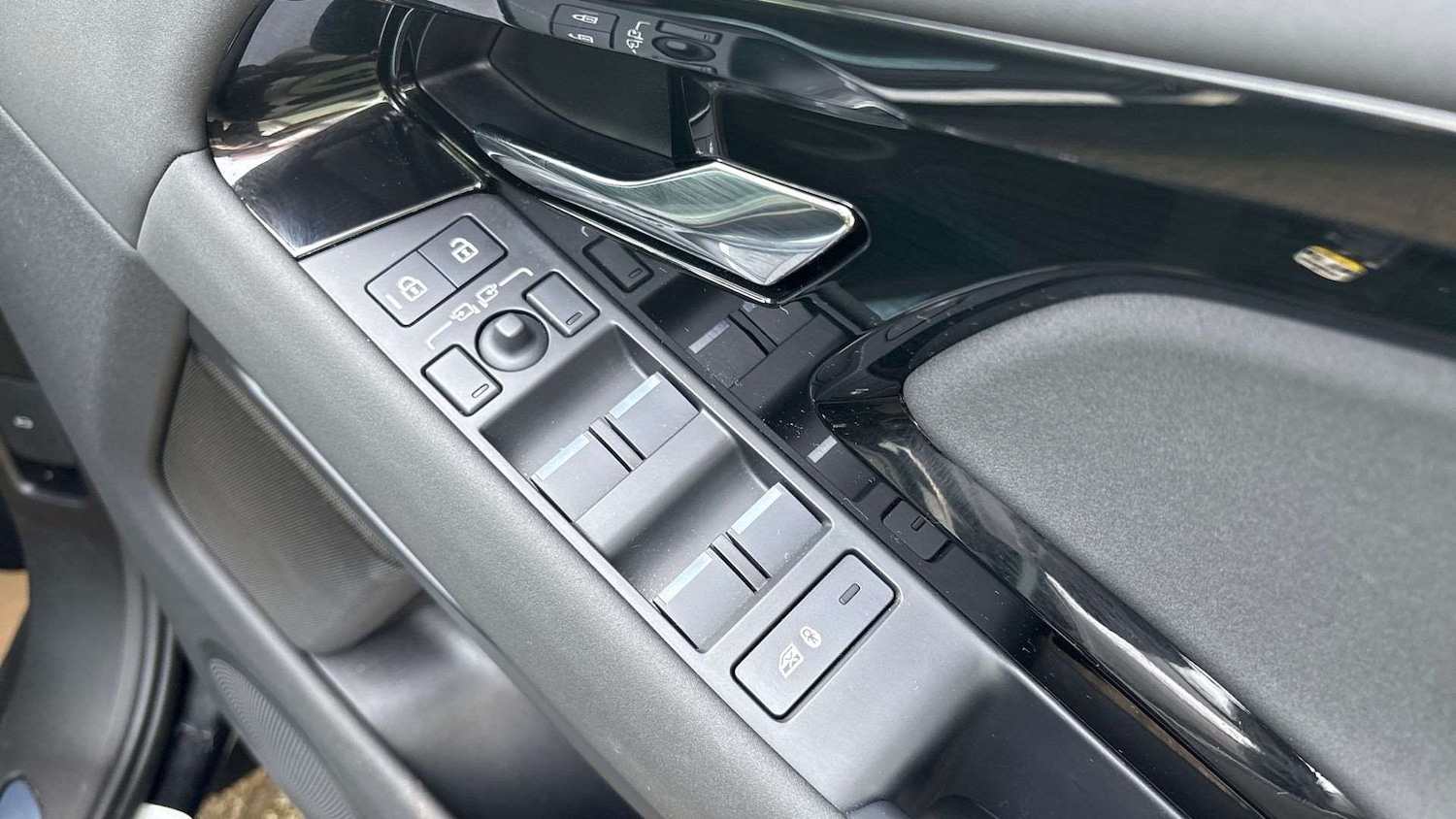 Used Land Rover Range Rover Evoque 2025 for sale - 77526958: Photo 25