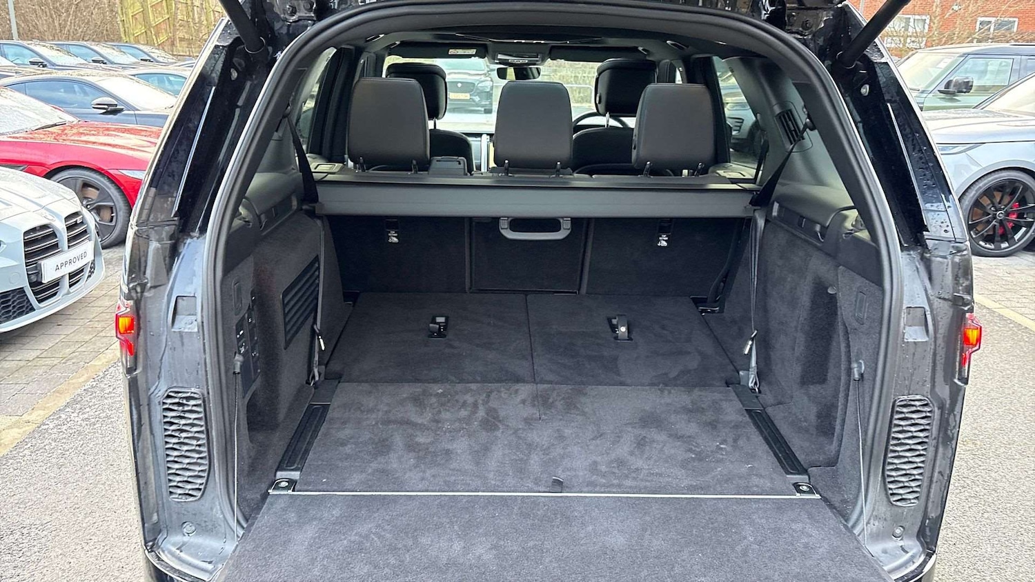 Used Land Rover Discovery 2024 for sale - 76789276: Photo 10