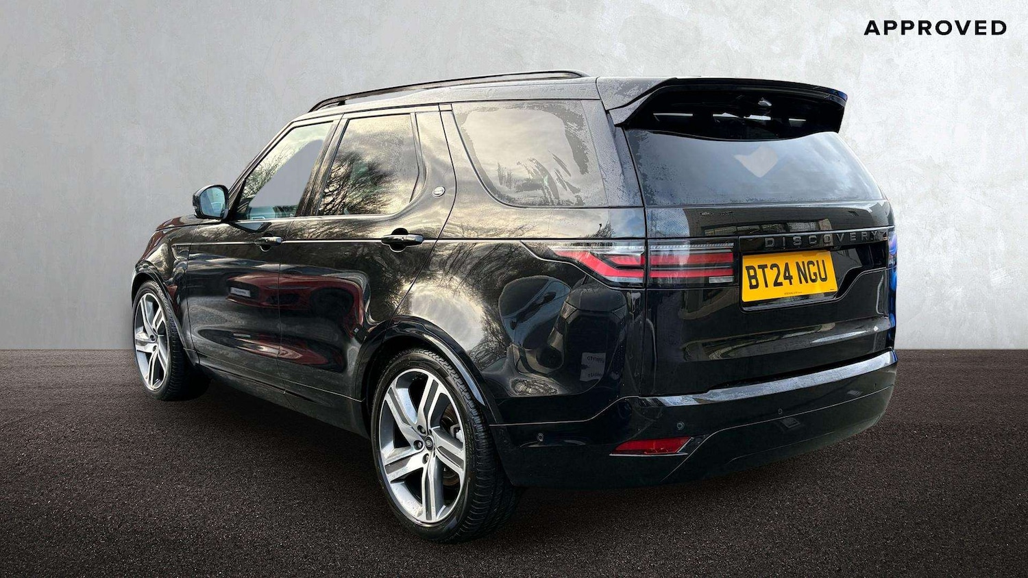 Used Land Rover Discovery 2024 for sale - 76789276: Photo 2