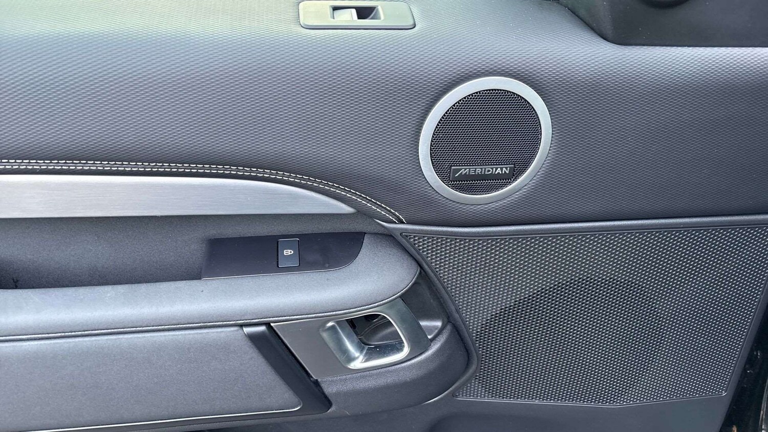 Used Land Rover Discovery 2024 for sale - 76789276: Photo 29