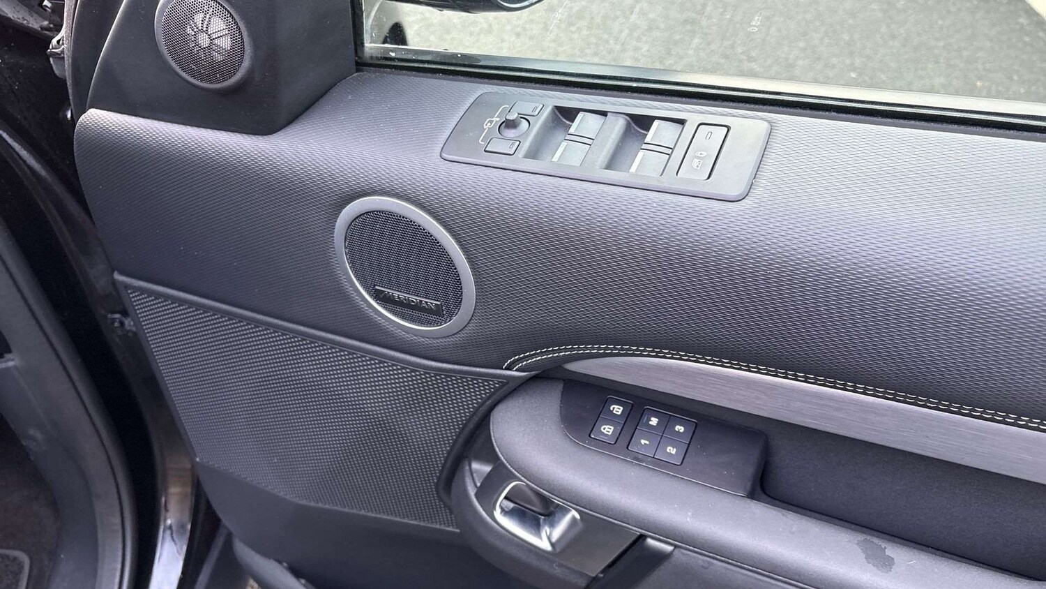 Used Land Rover Discovery 2024 for sale - 76789276: Photo 33