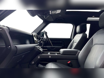 Used Land Rover Defender 2023 for sale - 78322078: Photo