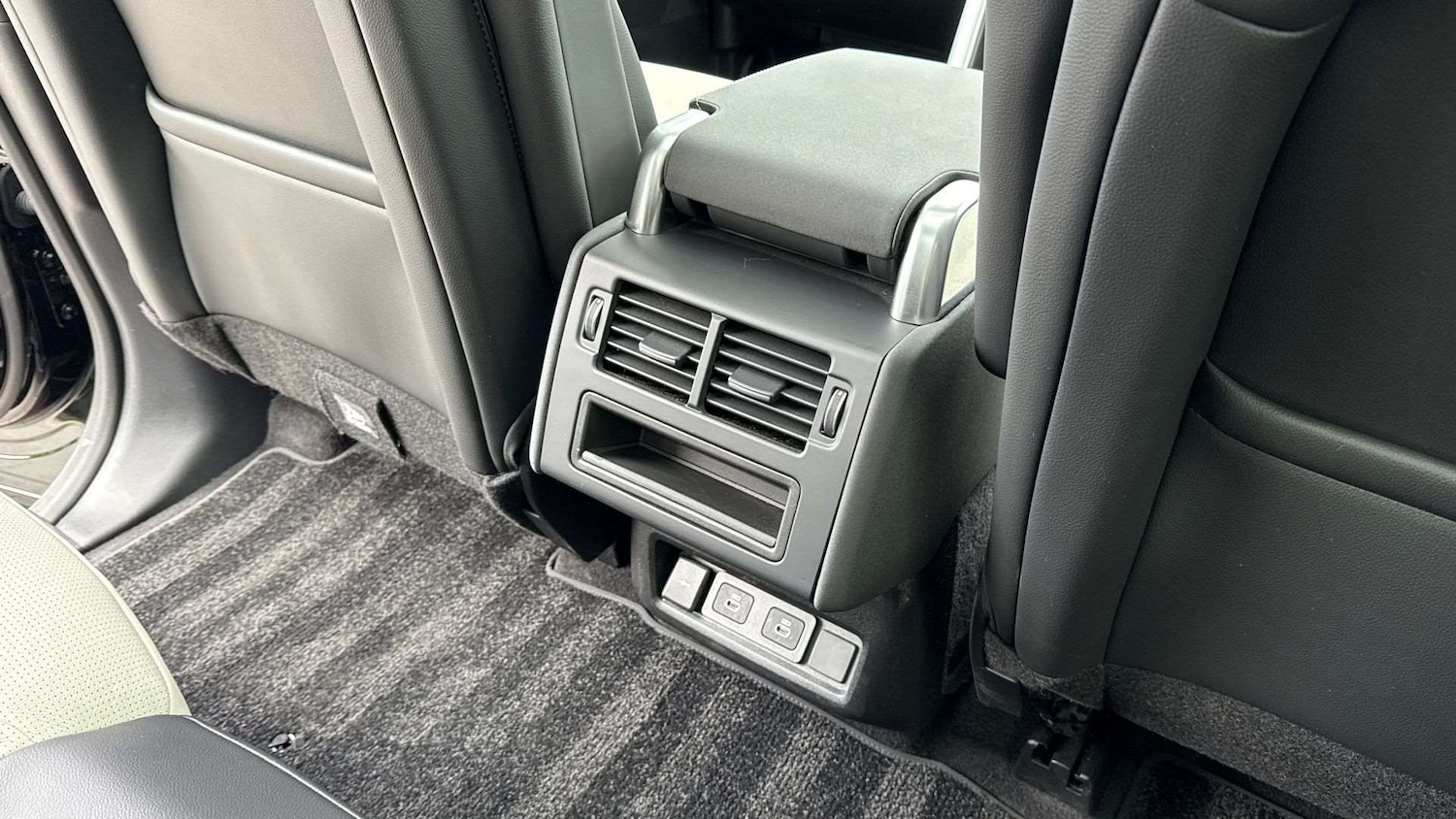 Used Land Rover Discovery 2025 for sale - 76459907: Photo 18