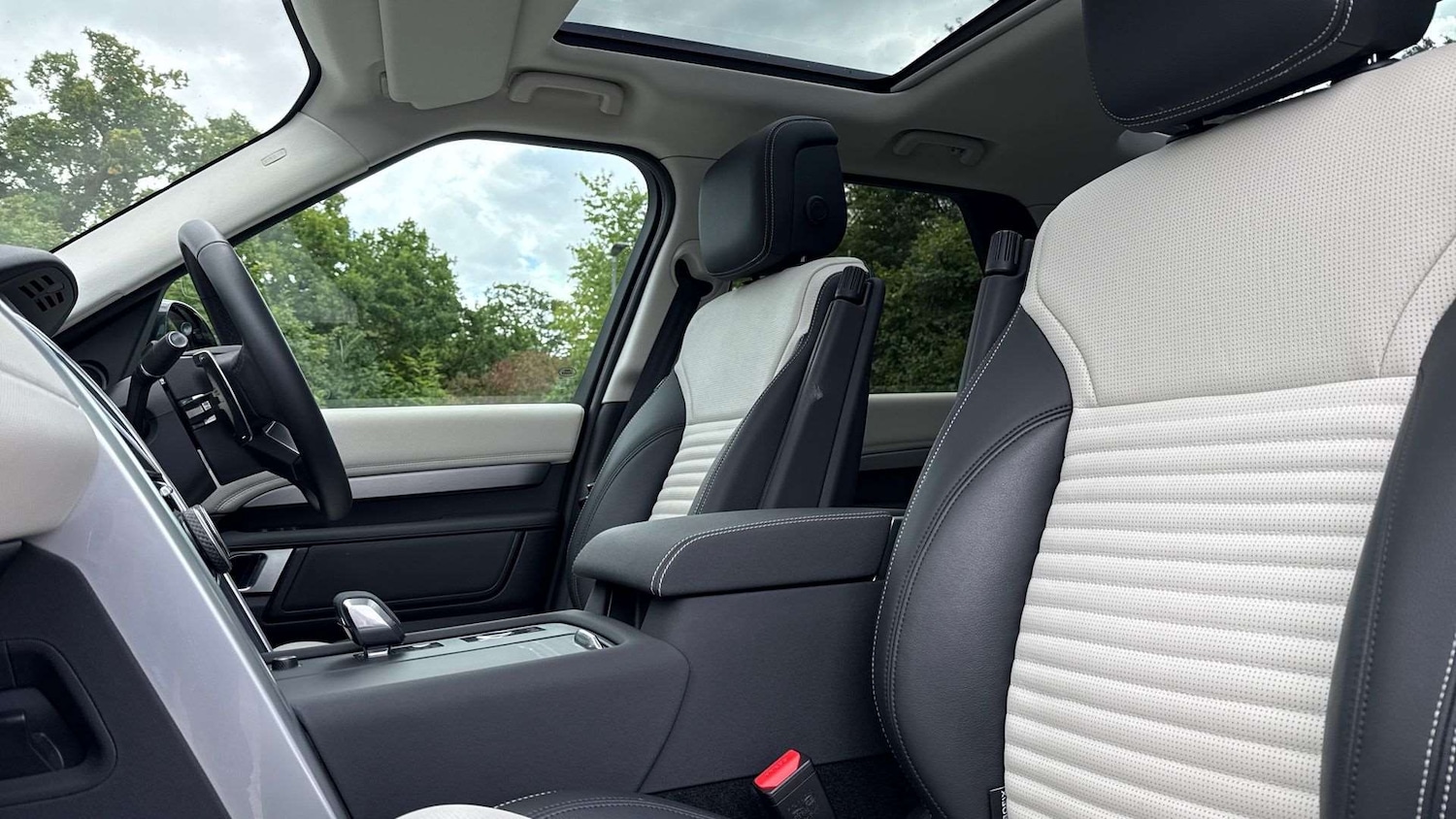 Used Land Rover Discovery 2025 for sale - 76459907: Photo 21