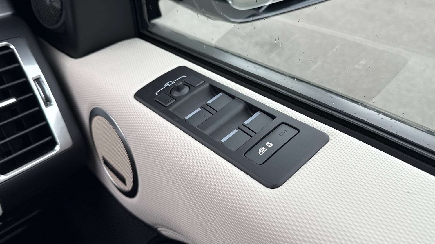 Used Land Rover Discovery 2025 for sale - 76459907: Photo 24