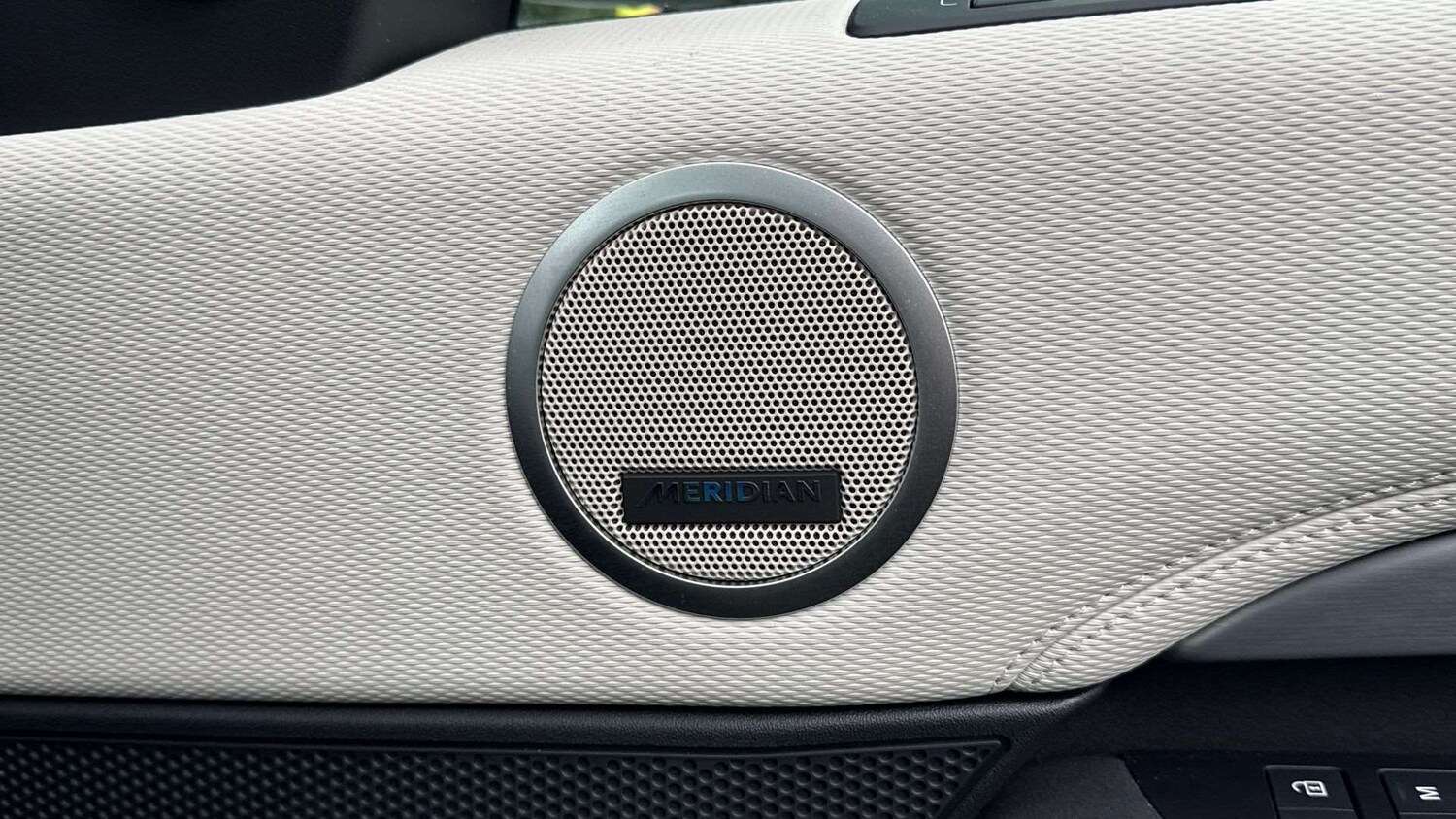 Used Land Rover Discovery 2025 for sale - 76459907: Photo 25