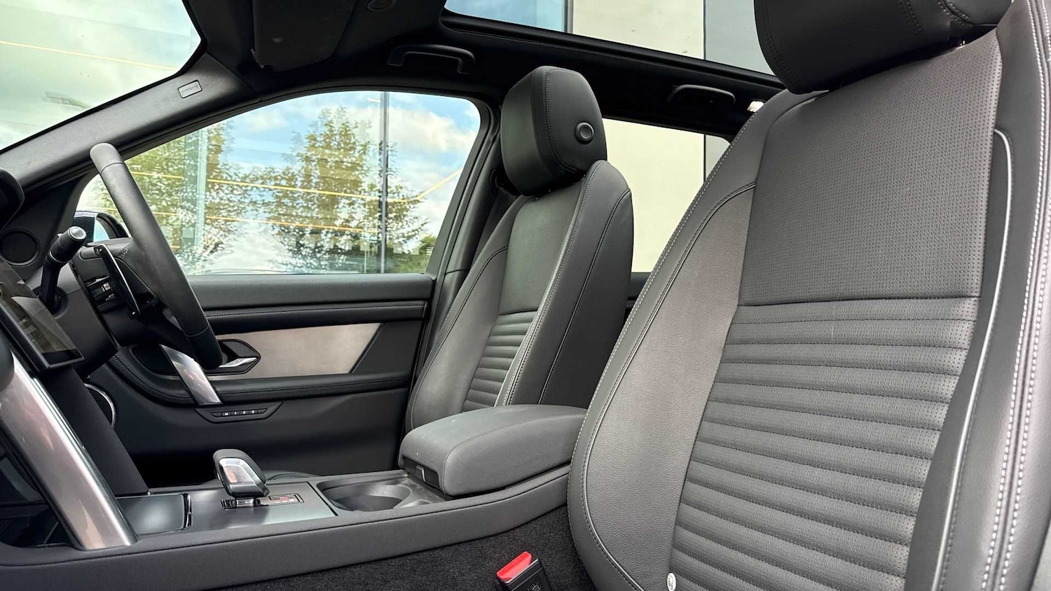 Used Land Rover Discovery Sport 2025 for sale - 76460692: Photo 21