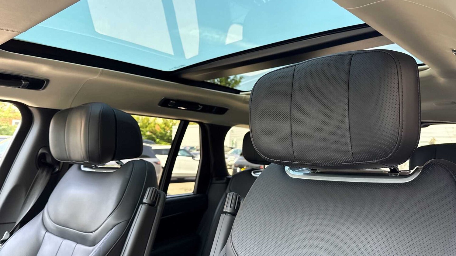 Used Land Rover Range Rover 2024 for sale - 76460016: Photo 22