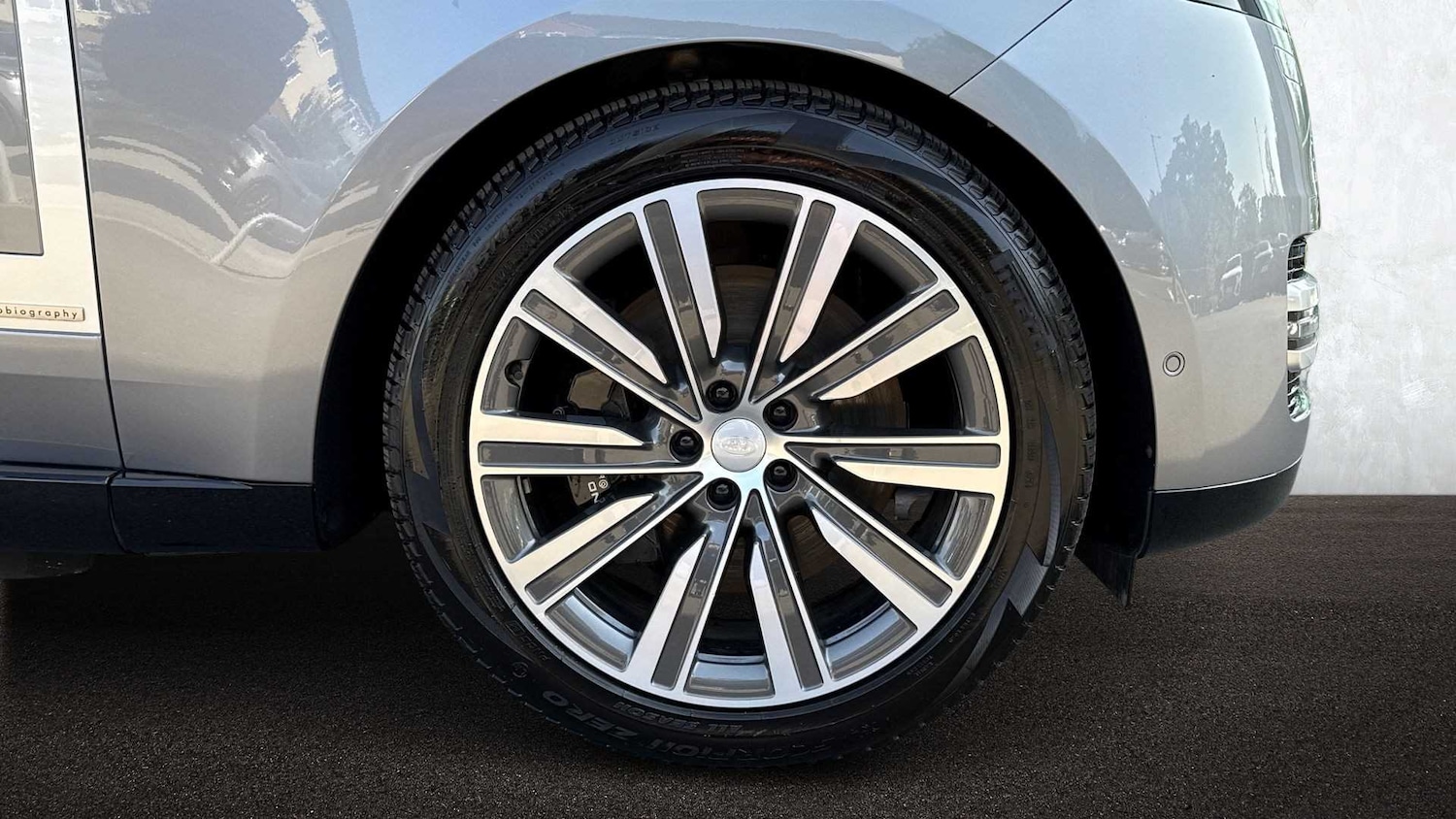 Used Land Rover Range Rover 2024 for sale - 76460016: Photo 8