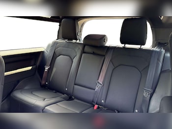 Used Land Rover Defender 2026 for sale - 79499641: Photo