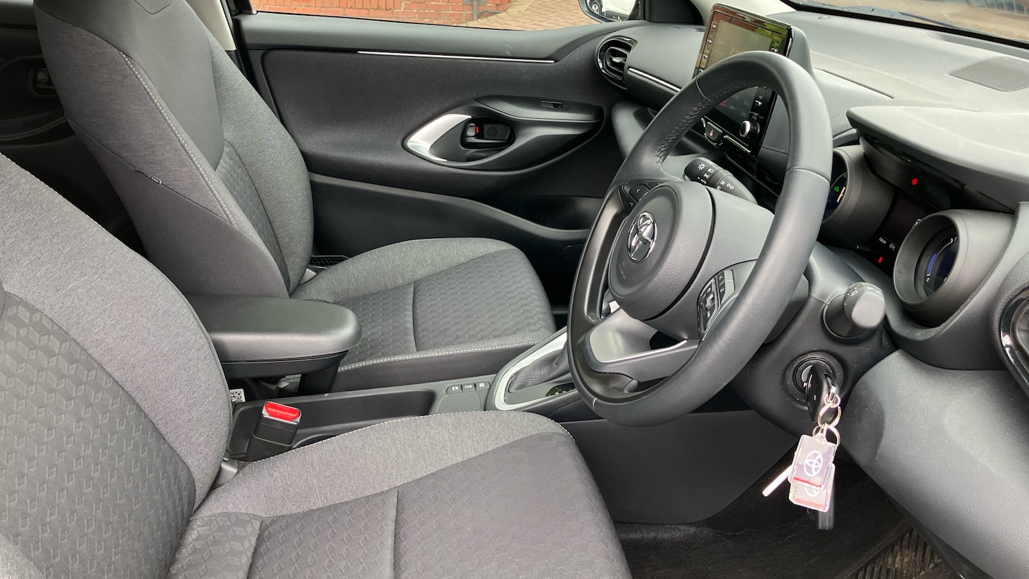 Used Toyota Yaris 2023 for sale - 76517904: Photo 11