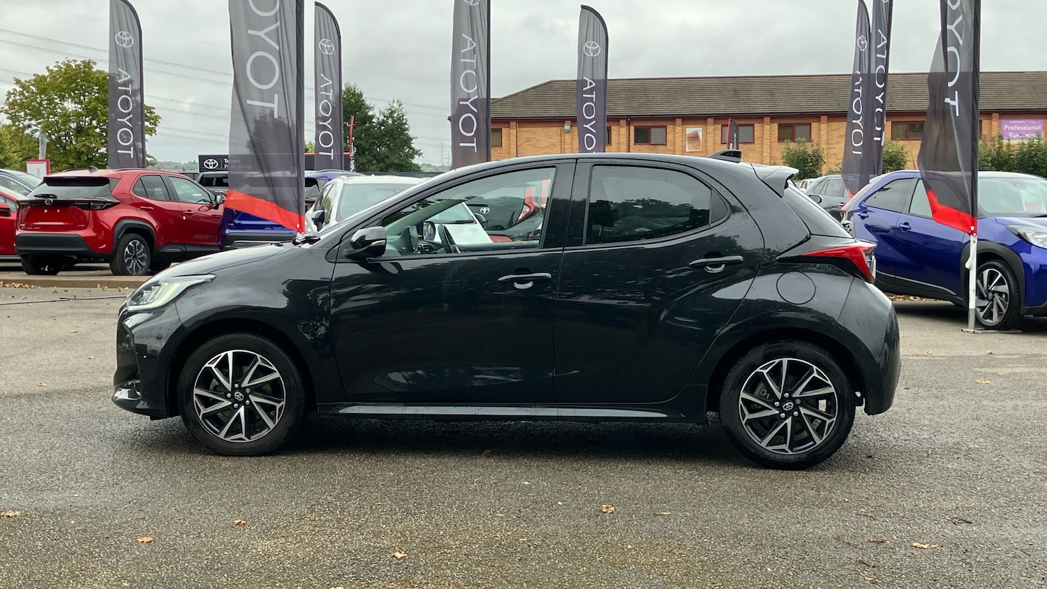 Used Toyota Yaris 2023 for sale - 76517904: Photo 17