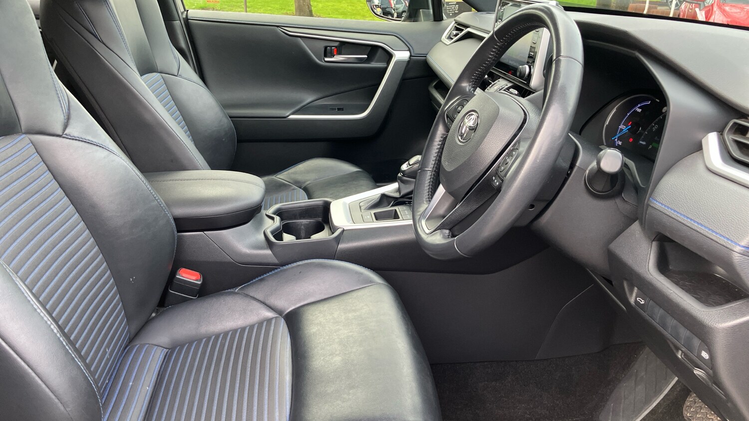 Used Toyota RAV4 2021 for sale - 77569340: Photo 11