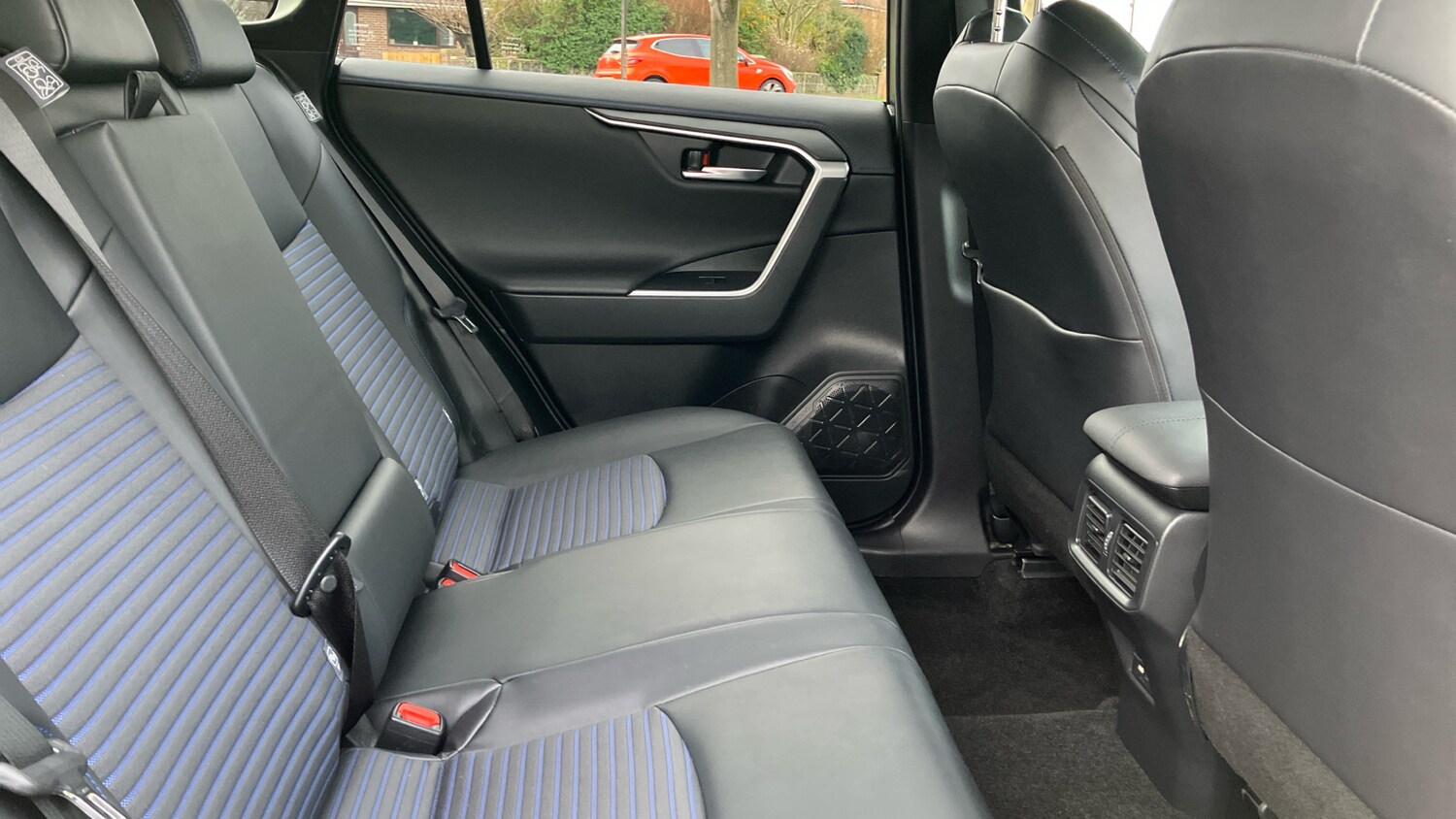 Used Toyota RAV4 2021 for sale - 77569340: Photo 12